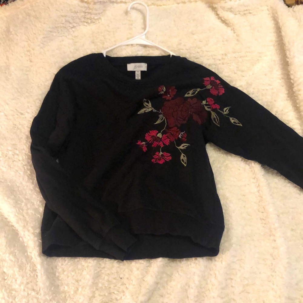 Rose crop sweater
